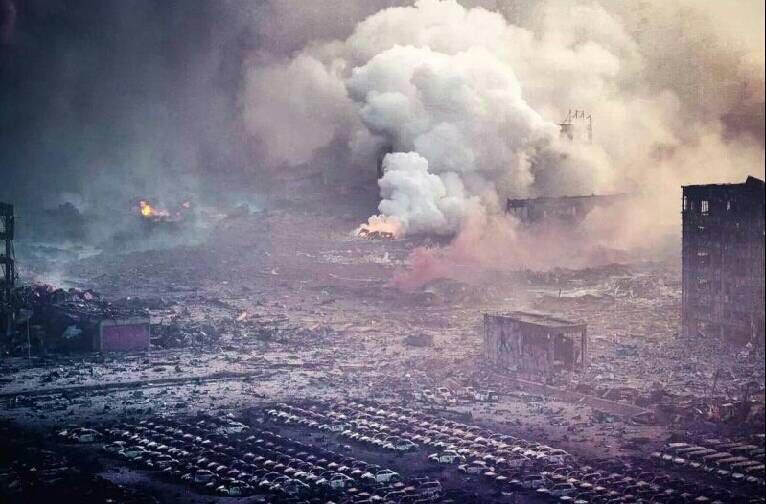 天津滨海新区爆炸场面悲惨，愿国人更注意生产安全